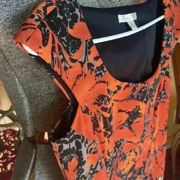 London Time’s women’s size 8 beautiful summer dress. Gorgeous print. - Picture 4 of 10